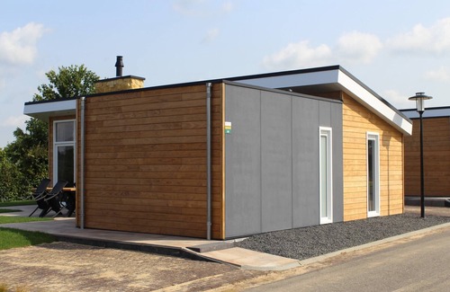 Gasthuis House | Cozy Garden Home w/Fireplace