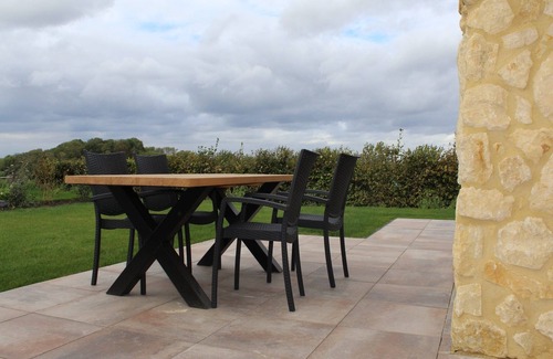 Gasthuis House | Cozy Garden Home w/Fireplace