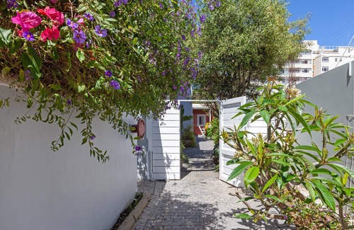 Cape Town Cottage | Cozy Garden cottage, adjoining courtyard garden, private entrance