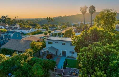 Bay Ho House | Cozy Getaway. Fire Pit and Endless Views! 5 Beds