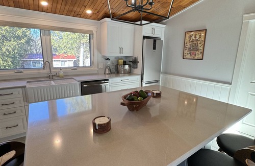 Central Frontenac Cottage | Cozy Getaway! Fully Renovated Winterized cottage with access to lake.
