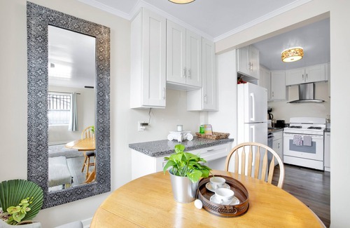 Downey House | Cozy Getaway near Disney/Knott’s and Beachesn