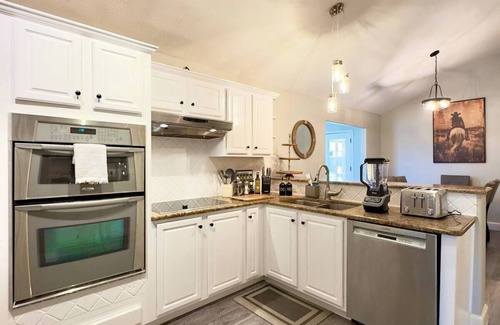 Highland Lake Estates House | Cozy Getaway Near Lake Travis