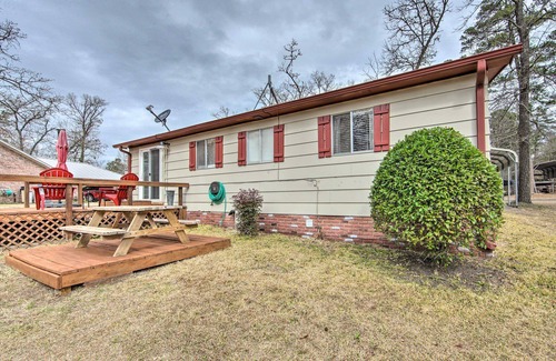 Jefferson Cottage | Cozy Getaway Near Lake O’ the Pines with Firepit & Pet-Friendly Bliss!