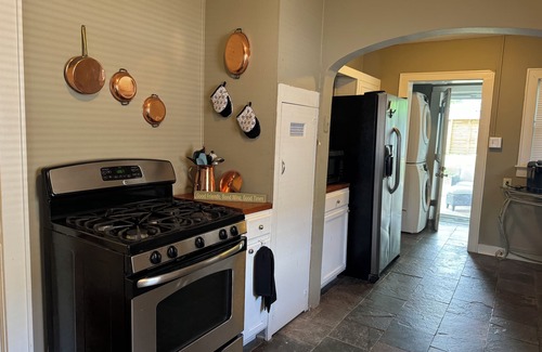 Fort Smith House | COZY GETAWAY THAT HAS FAMILY FUN COMFORTS