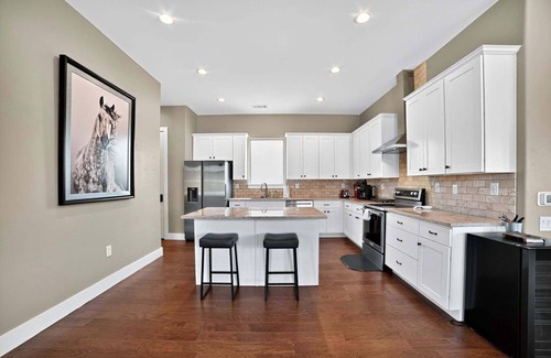 Horseshoe Bay West House | Cozy Getaway w/Hot Tub & Game Room