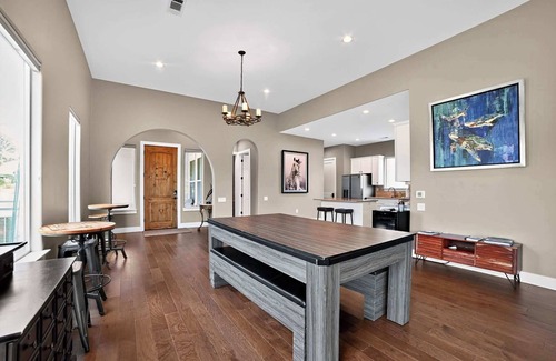 Horseshoe Bay West House | Cozy Getaway w/Hot Tub & Game Room
