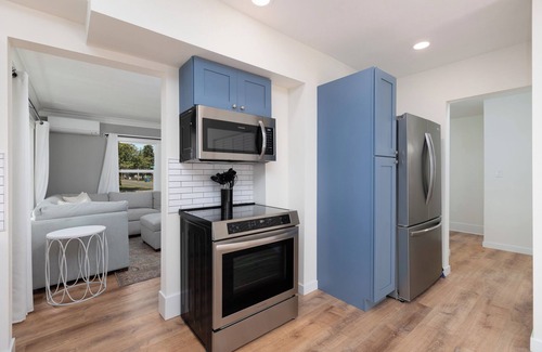 Puyallup House | Cozy getaway w/hot tub & yard between Seattle and Mt Rainier