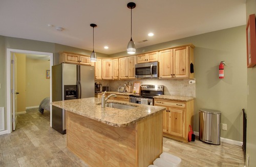 Goode Cabin | Cozy Goode Cabin w/Deck ~ 17 Mi to Lynchburg