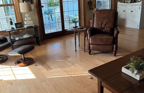 Allouez House | Cozy Green Bay home in quiet suburban neighborhood & minutes from Lambeau Field.