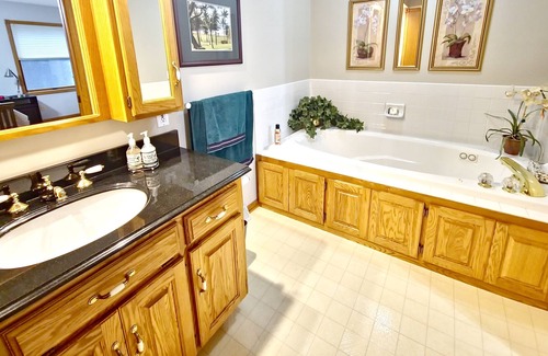 Spicer House | Cozy Green Lake getaway.