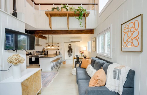 Putney House | Cozy 'Green Mountain Chalet' in Putney Town