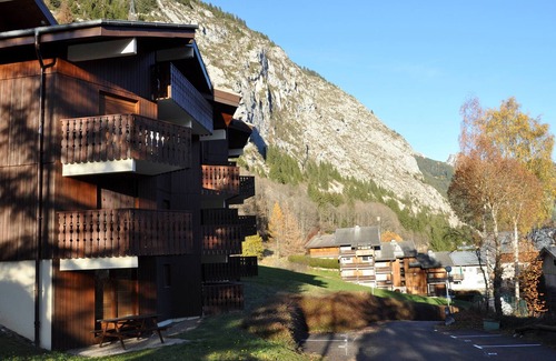 Abondance Apartment | Cozy Ground Floor Studio for 4 with Balcony in Peaceful Area - Near Ski Slopes!