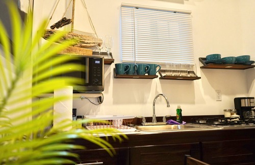 Belize City Villa | Cozy Guess House near ocean- Swordfish Villa