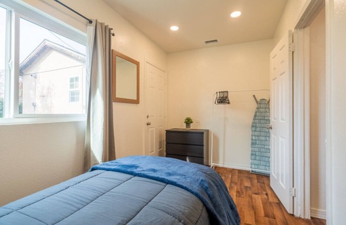 Azusa House | Cozy Guest Home! 2bd, 1bath.