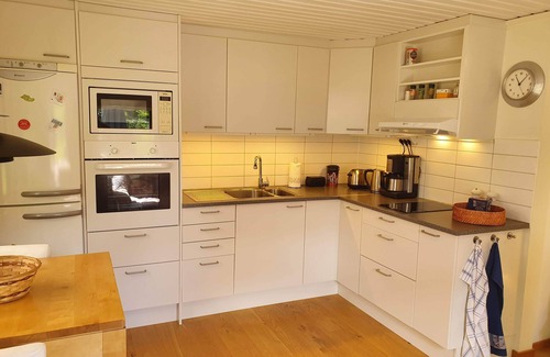 Ingaro Cabin | Cozy guest house on Ingarö in the Stockholm archipelago. Breakfast/bike/canoe .