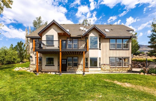 Eden House | Cozy Guest Suite with Breathtaking Views