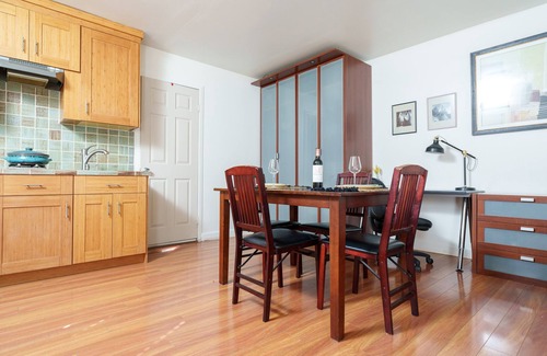 El Miradero Apartment | Cozy Guesthouse in the Heart of Glendale