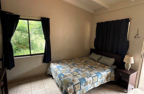 Coco Hotel | Cozy hotel with private bathrooms and shared kitchen, near the beach
