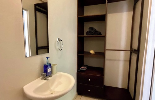 Coco Hotel | Cozy hotel with private bathrooms and shared kitchen, near the beach