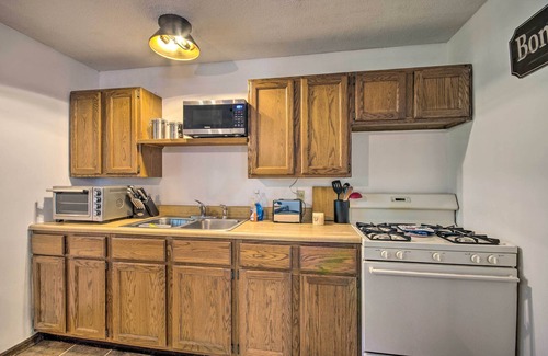 Hallsville Apartment | Cozy Hallsville Apartment w/Shared Hot Tub!