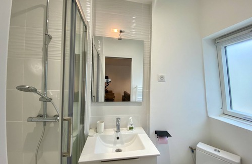 Saint-Mande Apartment | Cozy haven of peace ideal for a romantic stay