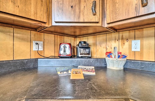 Shipshewana Cottage | Cozy Haven of Rest Home w/Amish Country Views!