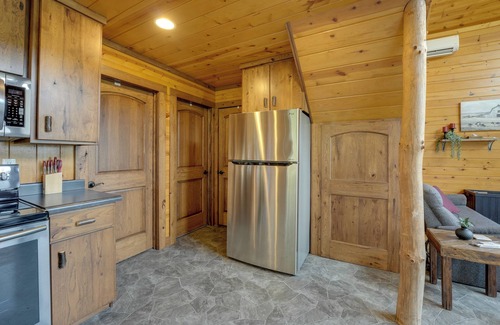 Shipshewana Cottage | Cozy Haven of Rest Home w/Amish Country Views!