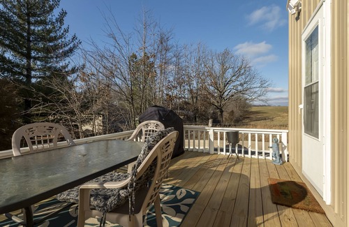 Marion House | Cozy Hideaway minutes from the Lake of Egypt