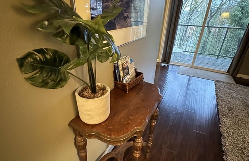 Corbett - Terwilliger - Lair Hill Apartment | Cozy, hideaway retreat in the trees