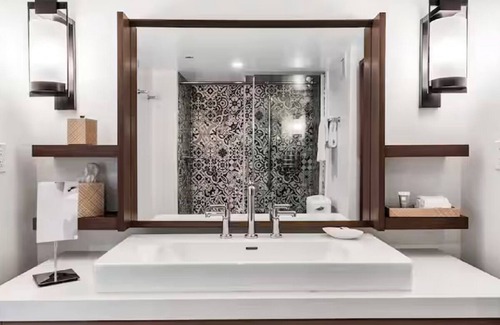 Rock Harbor Hotel | Cozy Hideaway w/Private Balcony & Poolside Relaxation in Key Largo