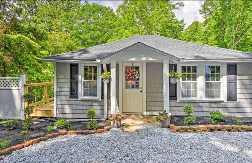 Highlands Cottage | Cozy Highlands Cottage Newly Remodeled Beautifully Furnished/Special discounts