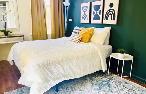 Downtown Memphis Apartment | Cozy Highrise 2 br Apt - Downtown Memphis!