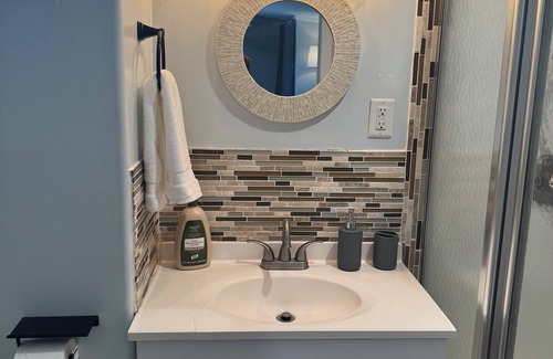 Agua Dulce Apartment | Cozy Hiker's Rest Stop with A/C, and Wifi in beautiful Agua Dulce.