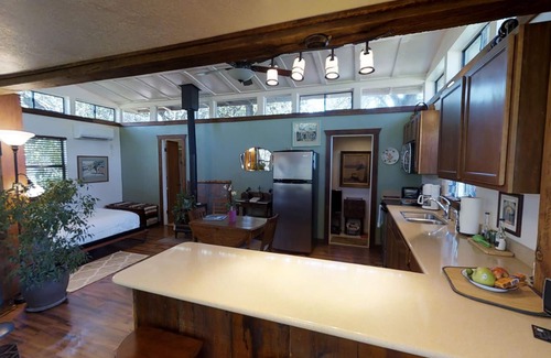 San Marcos Cabin | Cozy Hill Country Cabin in San Marcos, Texas