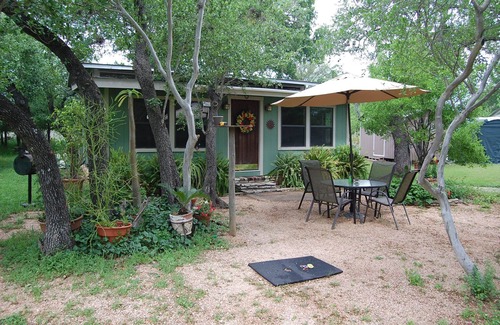 San Marcos Cabin | Cozy Hill Country Cabin in San Marcos, Texas
