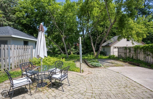 Appleton House | ♥ Cozy historic 3BR w/bridge view! Sleeps 7 ♥