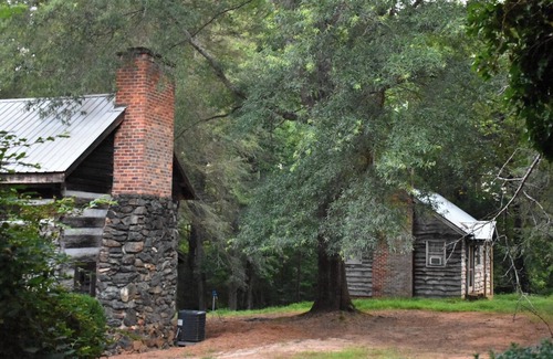 Stokes Cabin | Cozy Historic Cabin!