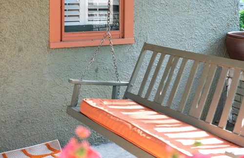 Georgetown House | Cozy, historic cottage in the middle of Hallmark!