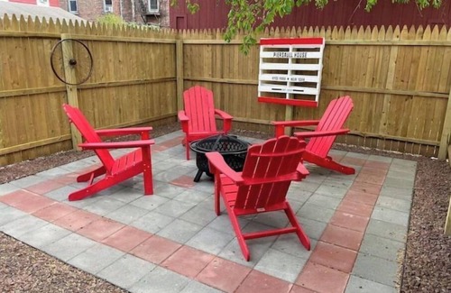 Hyde Park House | Cozy Historic Piersaull House - Charming & Quirky!