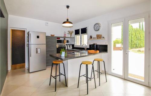 Saint-Gervais-sur-Roubion House | Cozy Home In St Gervais Sur Roubion