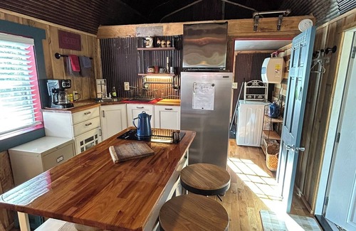 Silva Cabin | Cozy hobby farm cabin under the stars!