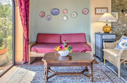Magliano House | Cozy Holiday Home in Tavarnelle Val di Pesa with Shared Pool