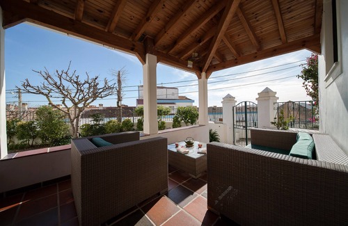Sao Martinho do Porto Villa | Cozy holiday house in old town Saõ Martinho, away from the crowds