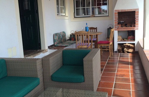 Sao Martinho do Porto Villa | Cozy holiday house in old town Saõ Martinho, away from the crowds