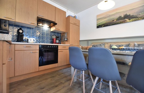 Reutum House | Cozy Holiday Home in Reutum with Jacuzzi