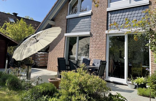 Vorden House | Cozy holiday home with barbecue hut in Marienmünster