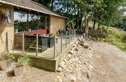 Frostrup House | Cozy holiday home near Lild Strand.