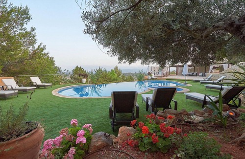 Sant Antoni de Portmany House | Cozy home in Sant Antoni de Portman