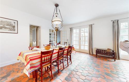 Saint-Georges-de-Didonne House | Cozy Home In Saint-Georges-De-Didonne